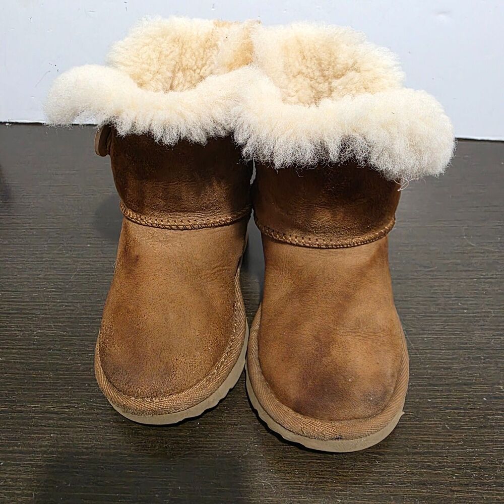 UGG Brown Suede Kids Todler Sheepskin Boot Button Sz 8
